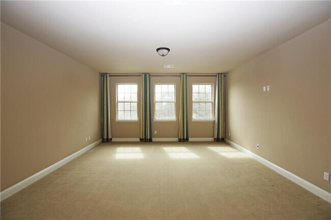 Building Photo - 400 Cheyenne Ln