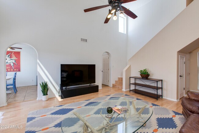 Building Photo - 2647 N Miller Rd