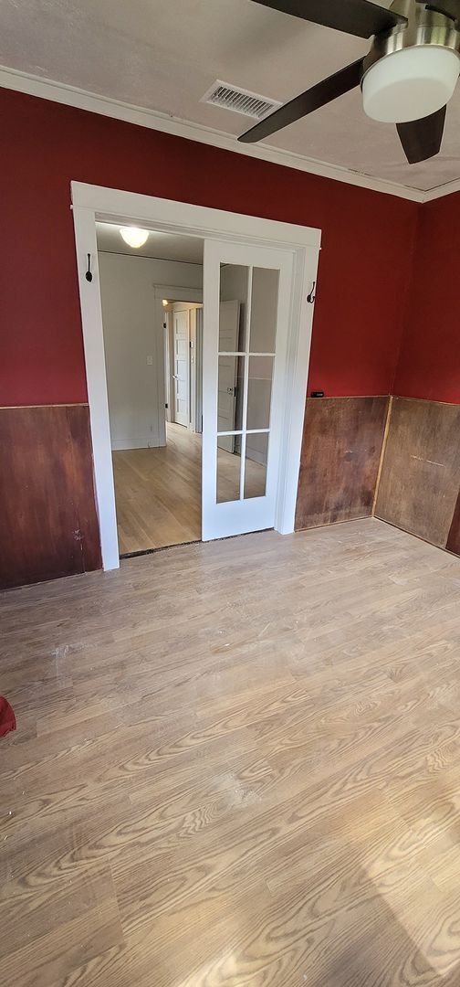 Building Photo - Glendale Awaits You