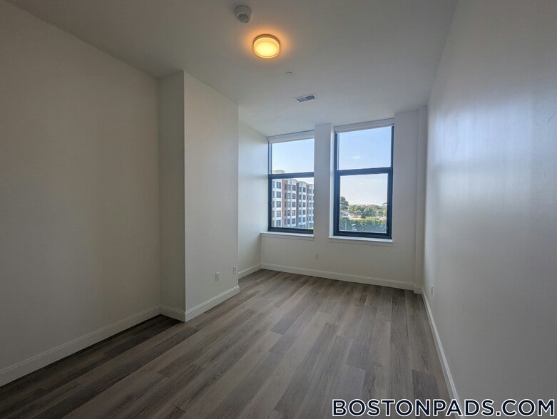 Building Photo - 1079 Commonwealth Ave