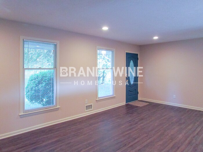 Building Photo - 4060 W Stubbs Rd