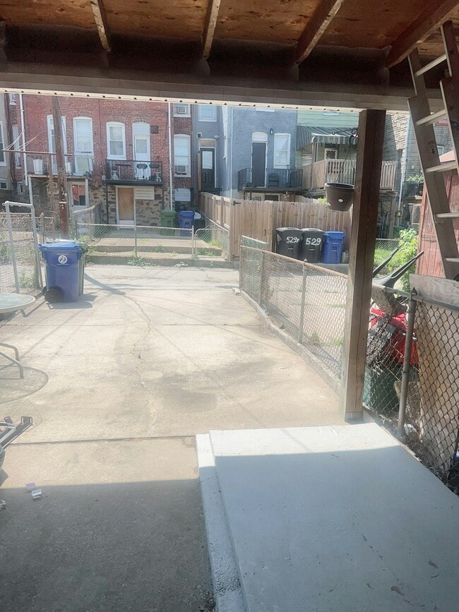 Building Photo - 526 Parksley Ave