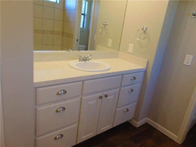 Building Photo - 160 Loving Trail