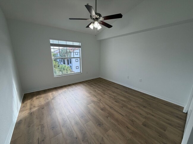 Building Photo - ANNUAL RENTAL - FAIRWAY PRESERVE- 2 BED / 2 BATH WITH LAKE VIEW