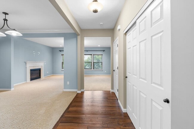 Building Photo - Stunning Former Display Home on a Quiet Cu...