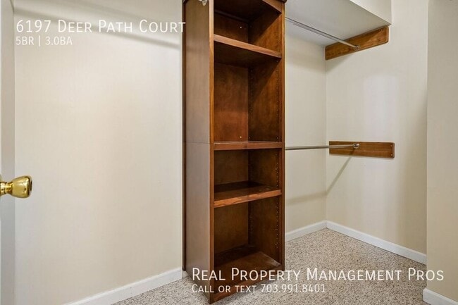 Building Photo - 6197 Deer Path Ct