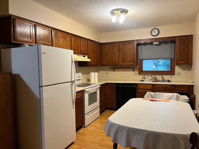 Building Photo - Redwood - Hudson