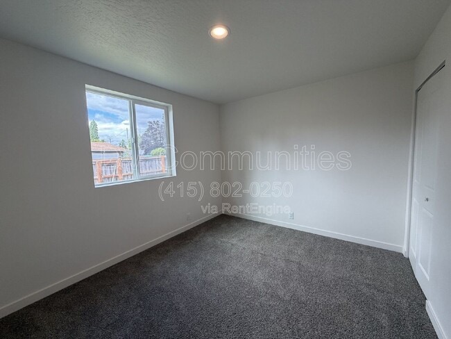 Building Photo - 1246 Hughes St