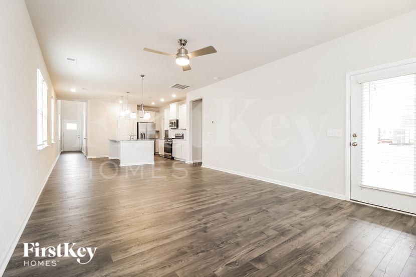 Building Photo - 457 Yoshino Cherry Dr