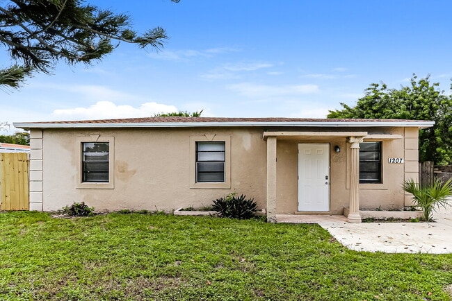 Building Photo - 1207 NW 17th Ave