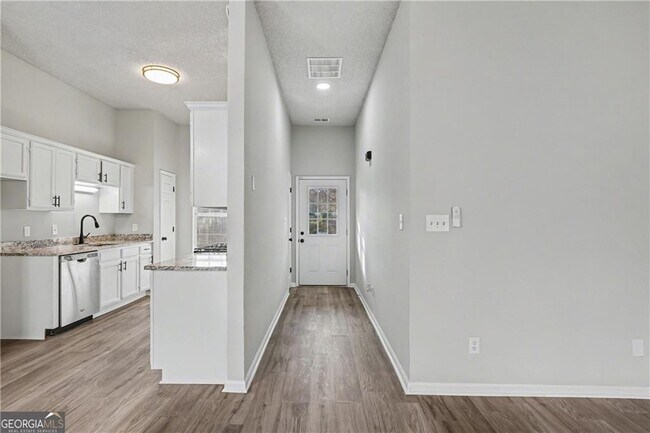 Building Photo - 79 Waterview Dr