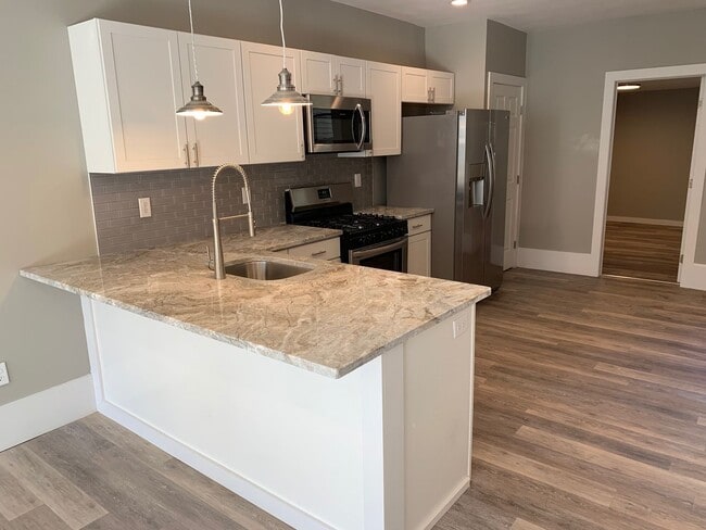 Primary Photo - Luxury home in south side flats, perfect l...