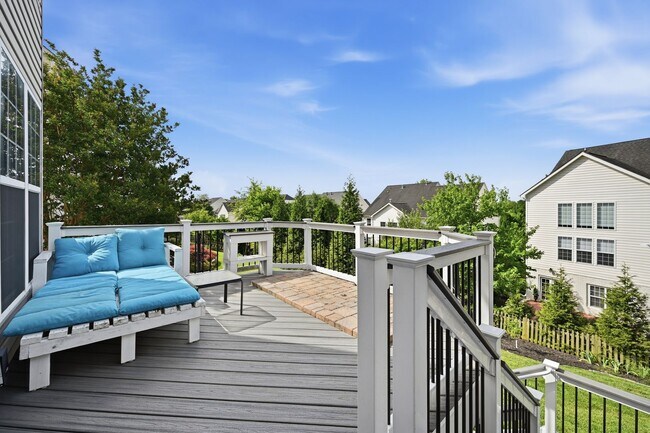 Building Photo - Spacious Home in a Great Leesburg Location