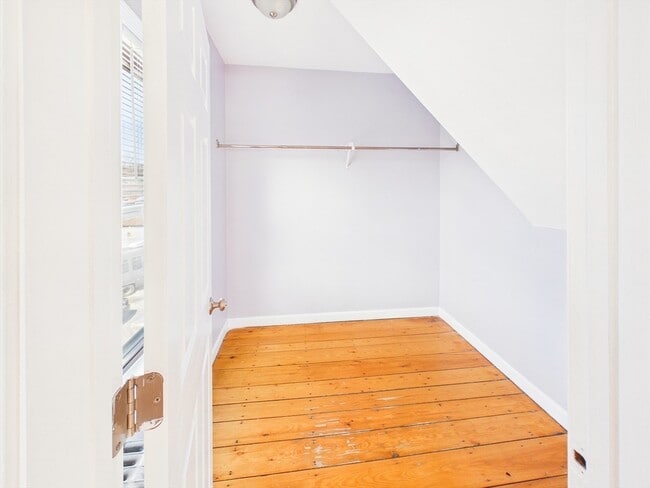 Building Photo - 1015 Hyde Park Ave