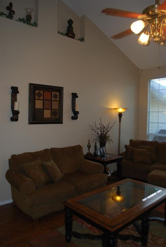 Building Photo - VIEW NOW/COMING SOON - Charming 3 Bed Home in NRH | Open Kitchen + Spacious Backyard