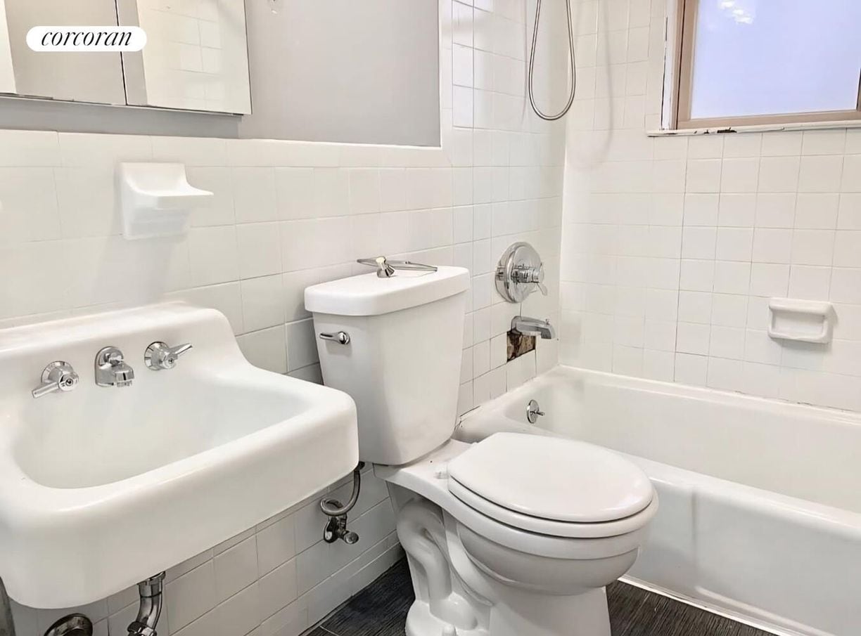 Building Photo - 1275 86th St