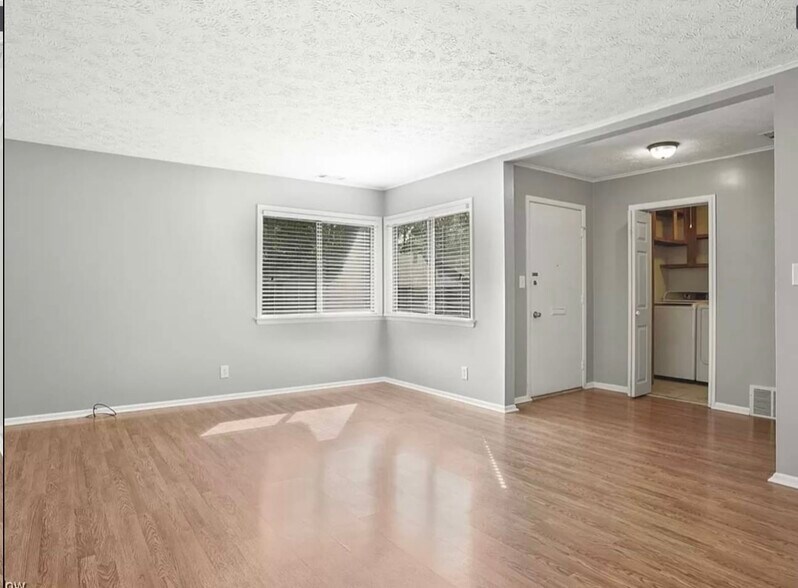 Building Photo - 7360 Trailside Dr