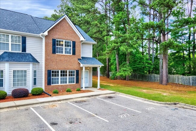 Building Photo - Updated 2 Bedroom Townhouse in Clayton