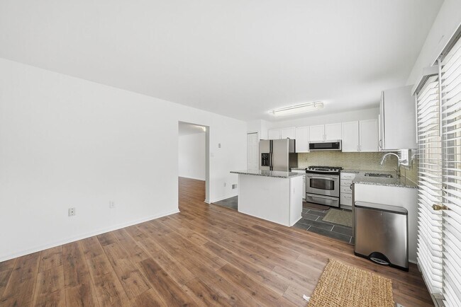 Building Photo - 46733 Woodmint Terrace