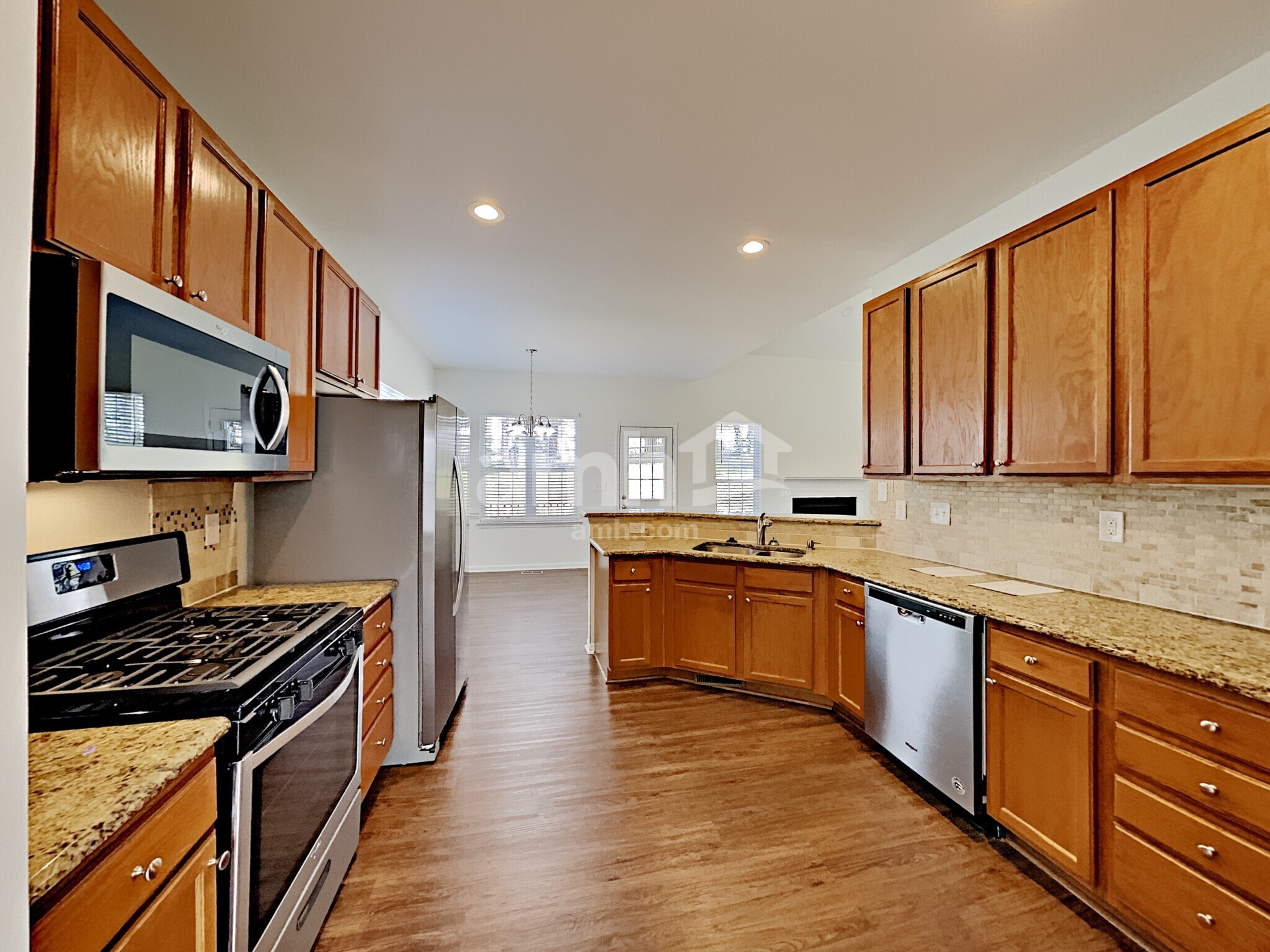 Building Photo - 2425 Coneflower Dr
