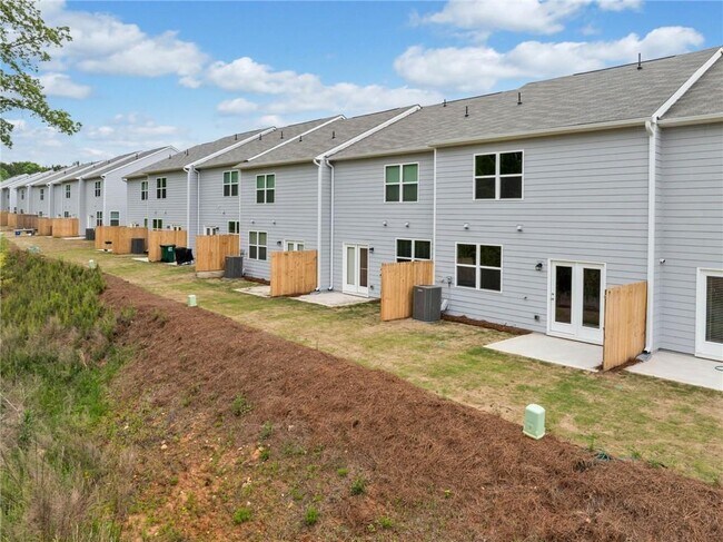 Building Photo - 102 Saginaw Ct