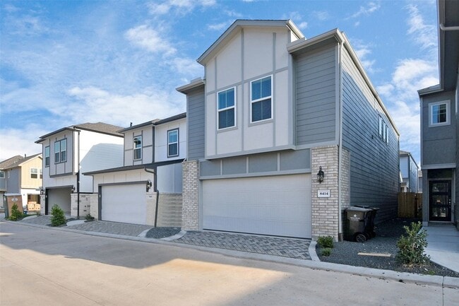 Building Photo - 8414 Rising Stream Dr