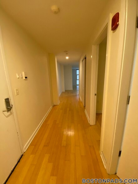 Building Photo - 40 Boylston St