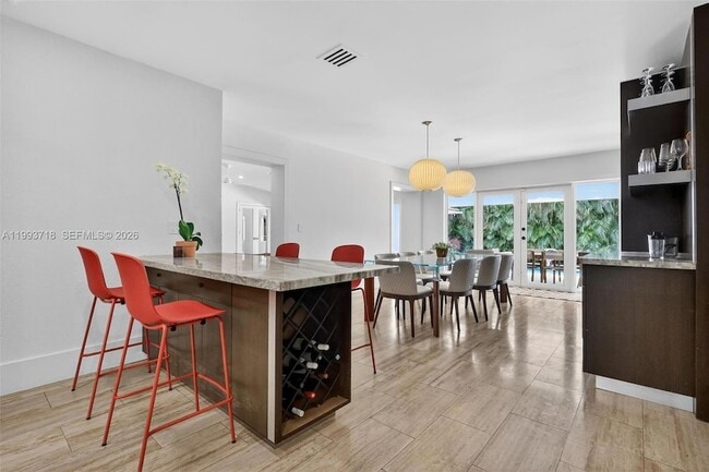 Building Photo - 3258 Riviera Dr