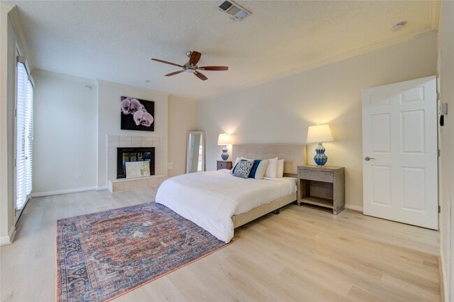 Building Photo - 714 Last Arrow Dr