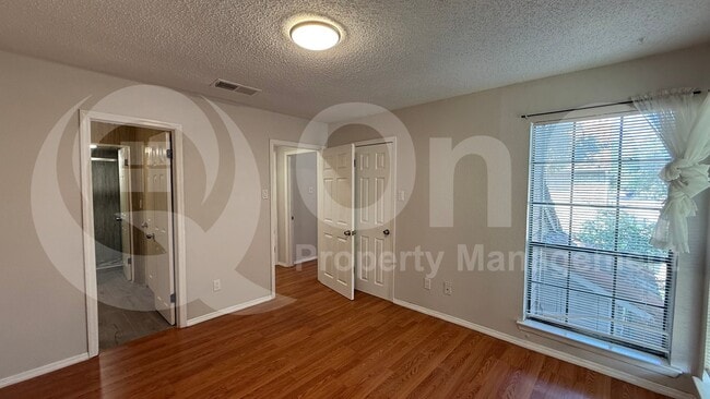 Building Photo - 855 Dublin Dr