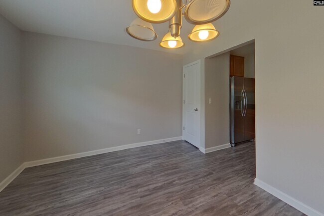 Building Photo - 304 Longfellows Ln
