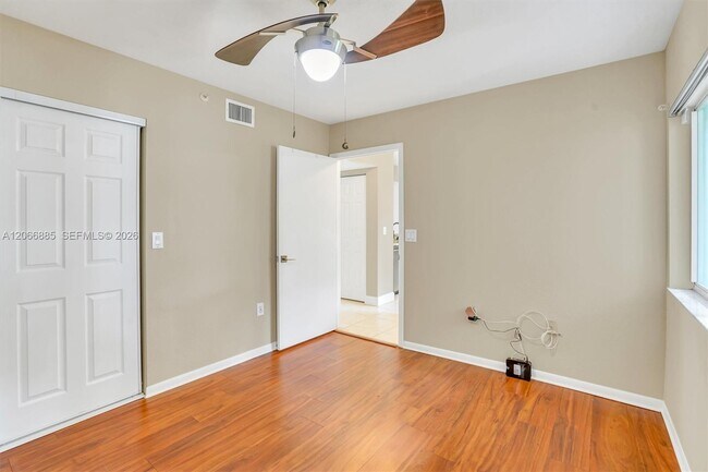 Building Photo - 9537 Weldon Cir