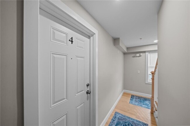 Building Photo - 16 Brinley St