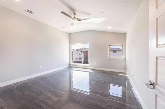 Building Photo - 1417 Kramer Ln