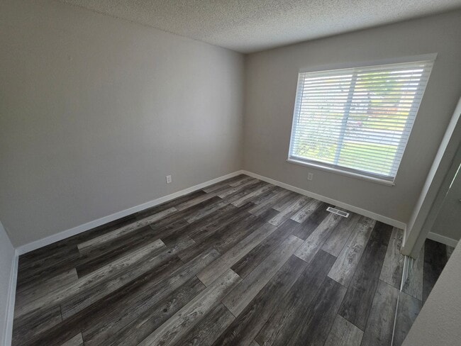 Building Photo - 6094 S Kingston Cir