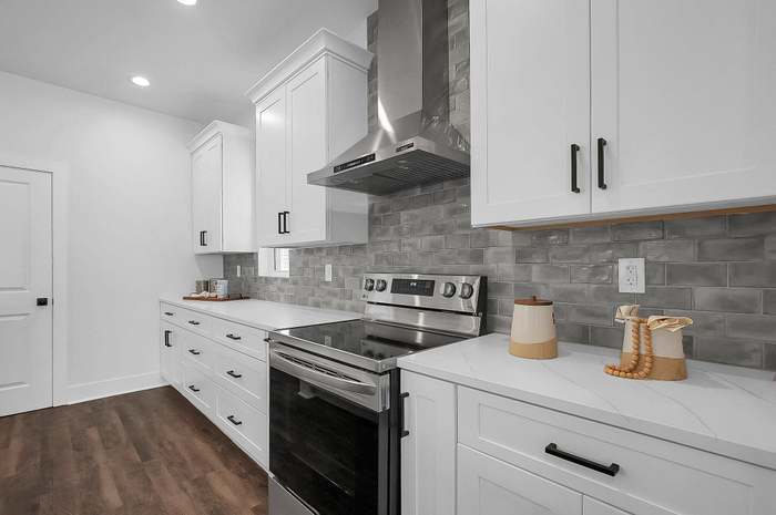 Building Photo - 768 E Whittier St