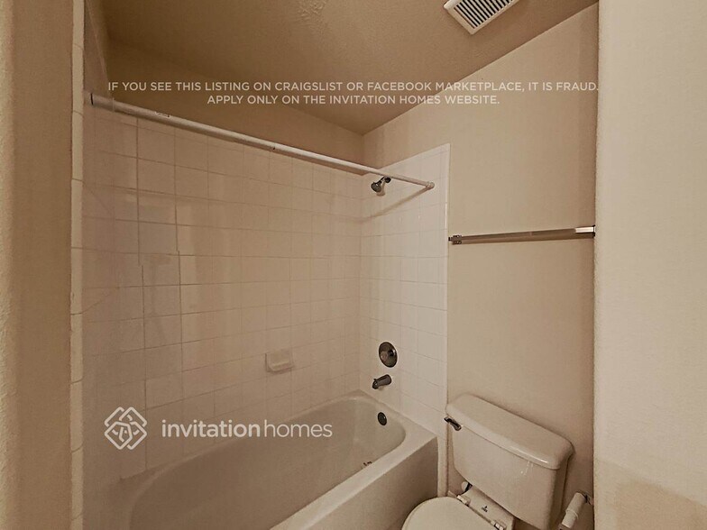 Building Photo - 2411 Cardinal Elm St