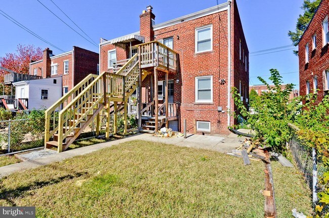 Building Photo - 1209 Savannah St SE