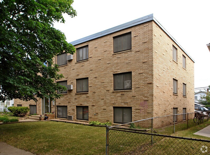 Primary Photo - 1547 Wynne Ave