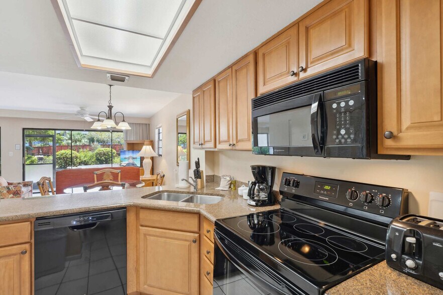 Building Photo - 600 Neapolitan Way