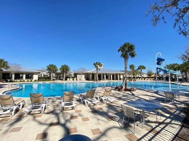 Building Photo - Spacious Corner Unit 3BR/2.5BA Townhome in Kissimmee!