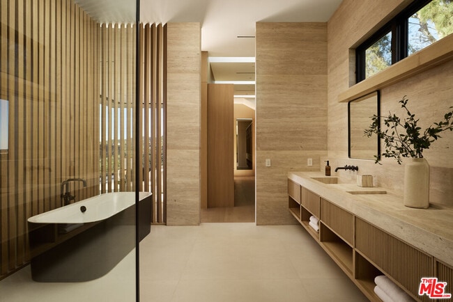 Building Photo - 1149 Linda Flora Dr