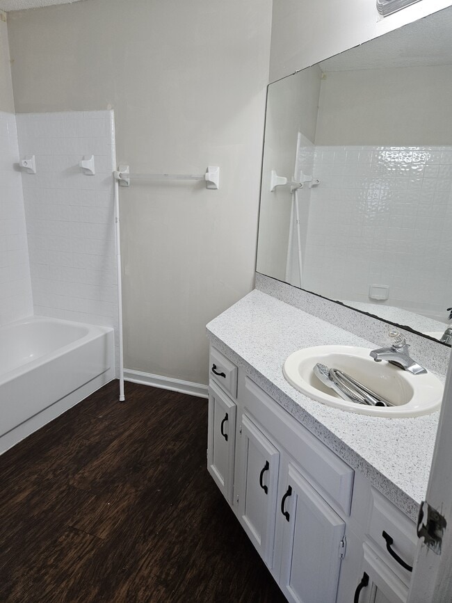 Building Photo - 3939 Hunters Lake Cir W
