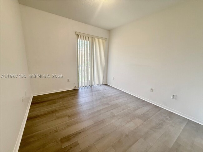 Building Photo - 962 SW 143rd Ave