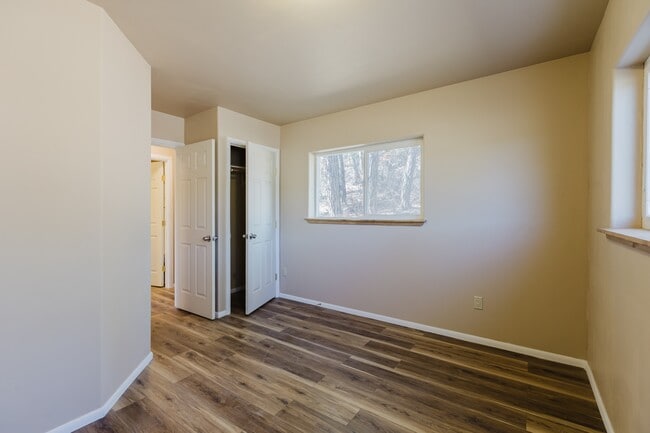 Building Photo - 337A Brookhill Dr