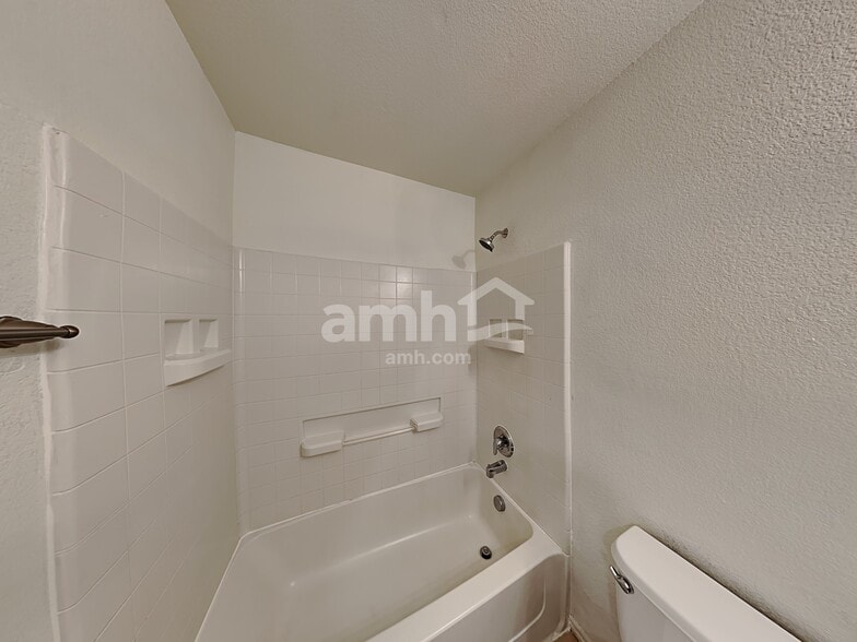 Building Photo - 2101 Hanakoa Falls Dr