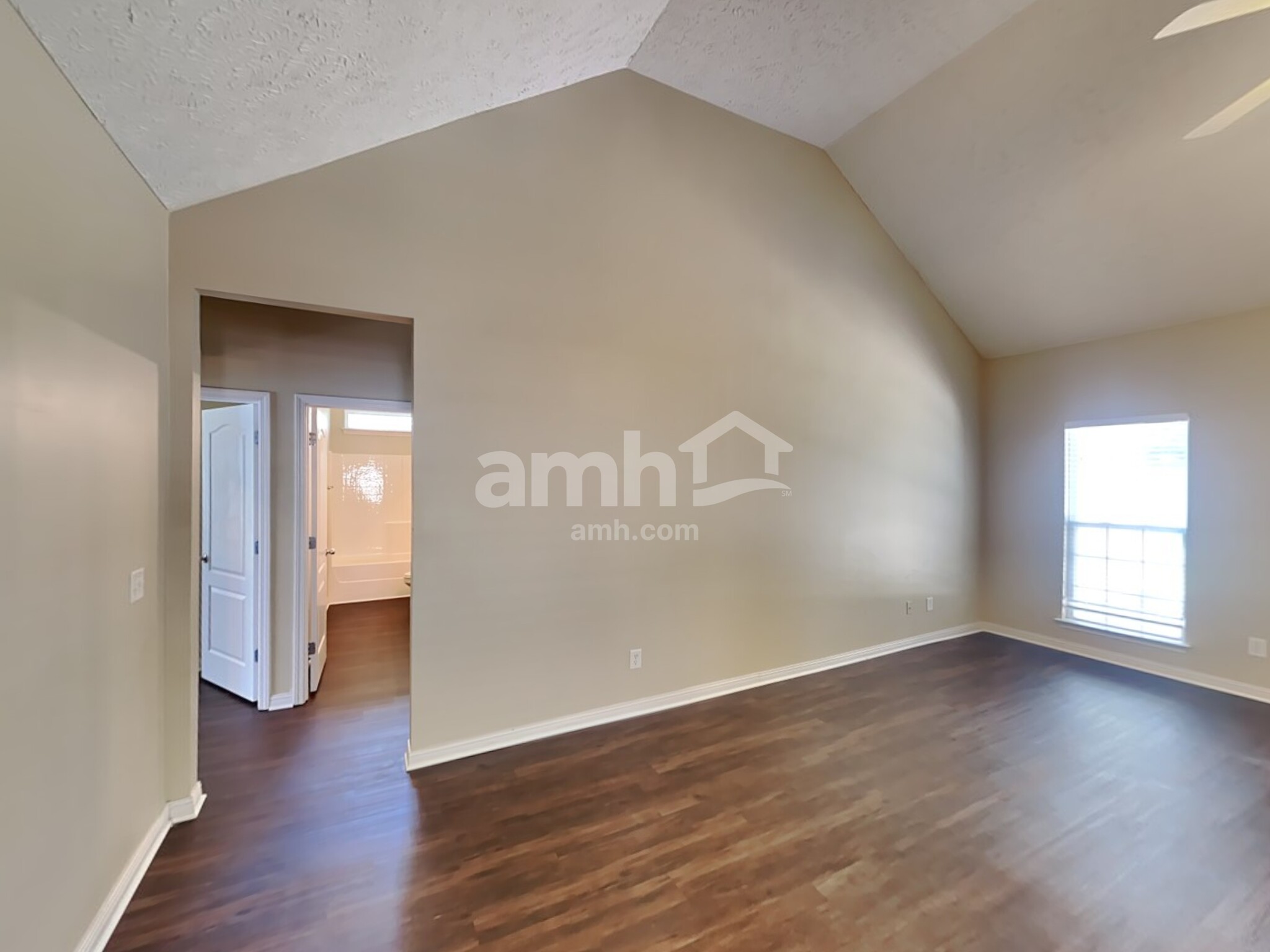 Building Photo - 1308 Oakhall Ln