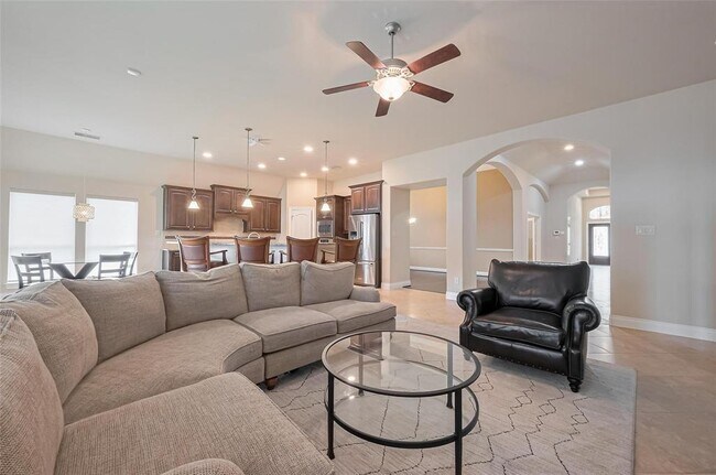 Building Photo - 2722 Park Oak Ct
