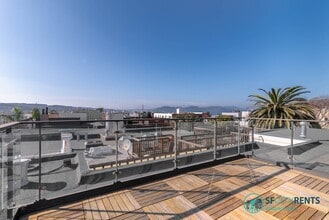 Building Photo - Marina: Remodeled Light-Filled Top-Floor Marina Condo with Private Roof Deck