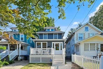 Building Photo - 1102 2nd Ave